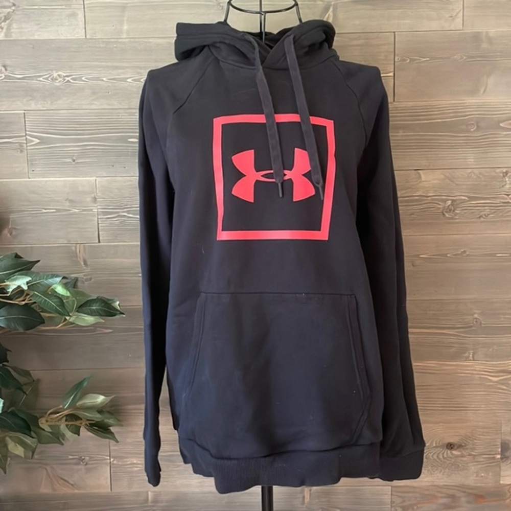 EUC men’s black under armor, hooded sweatshirt, size medium